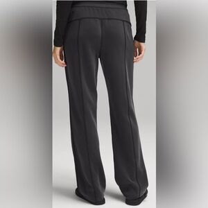 NWOT Lululemon Softstreme High-Rise Pant Black